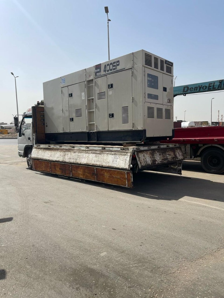 مولد Denyo 400SP كبير